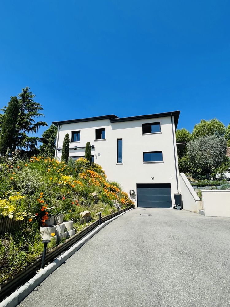 6 pièces 3 chambres 145 m² 720 m² de terrain