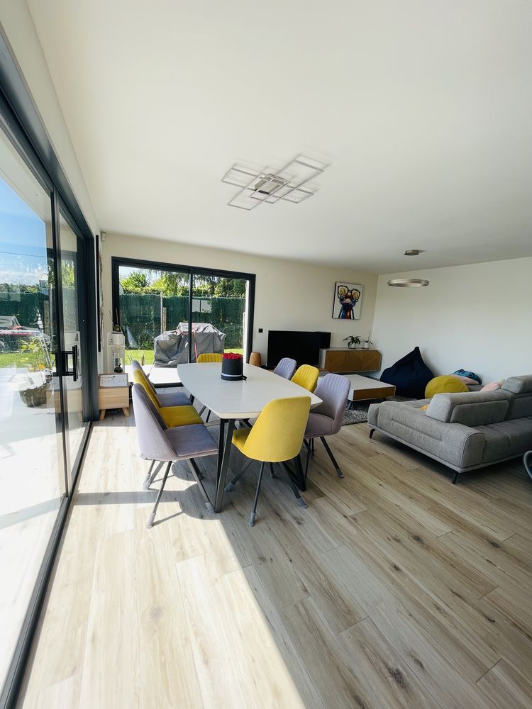 6 pièces 3 chambres 145 m² 720 m² de terrain