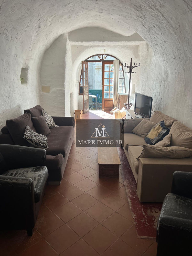 Maison de village avec terrasses