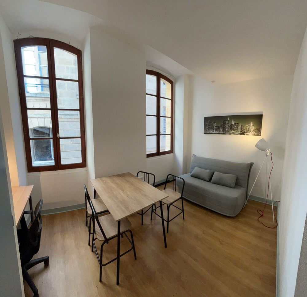 Studio 25 m2 parfait état Hyper Centre
