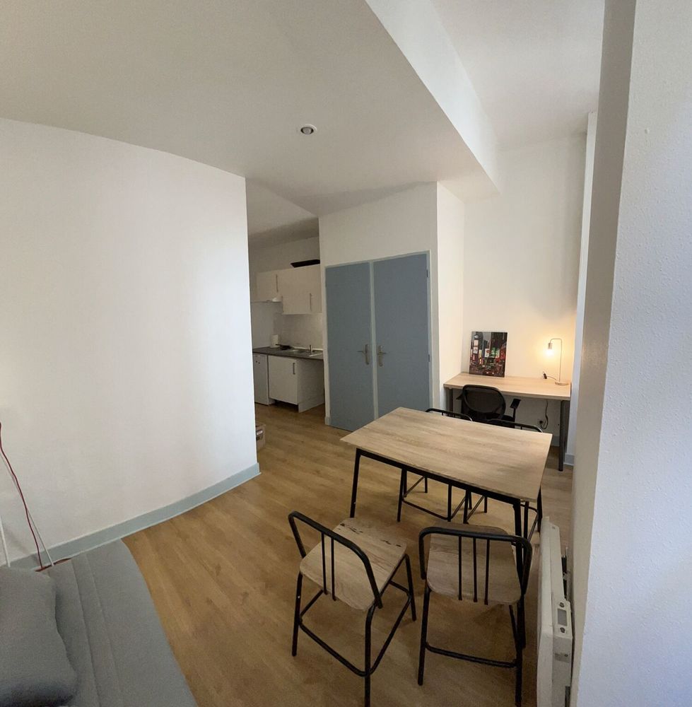 Studio 25 m2 parfait état Hyper Centre