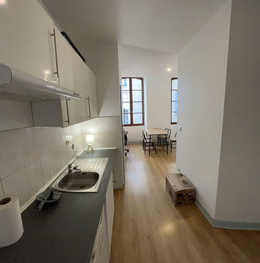 Studio 25 m2 parfait état Hyper Centre