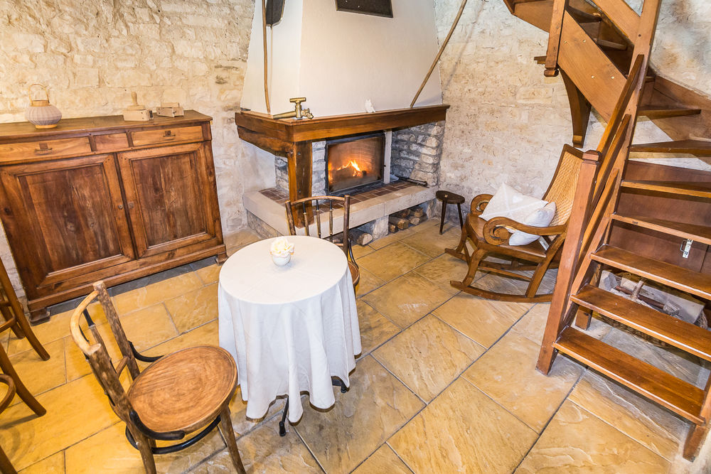 GRANDE LONGERE AU SUD D'AUXERRE ? YONNE ? BOURGOGNE -