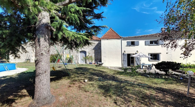 pour cause santé je brade ma propriété, ancien château à vin
