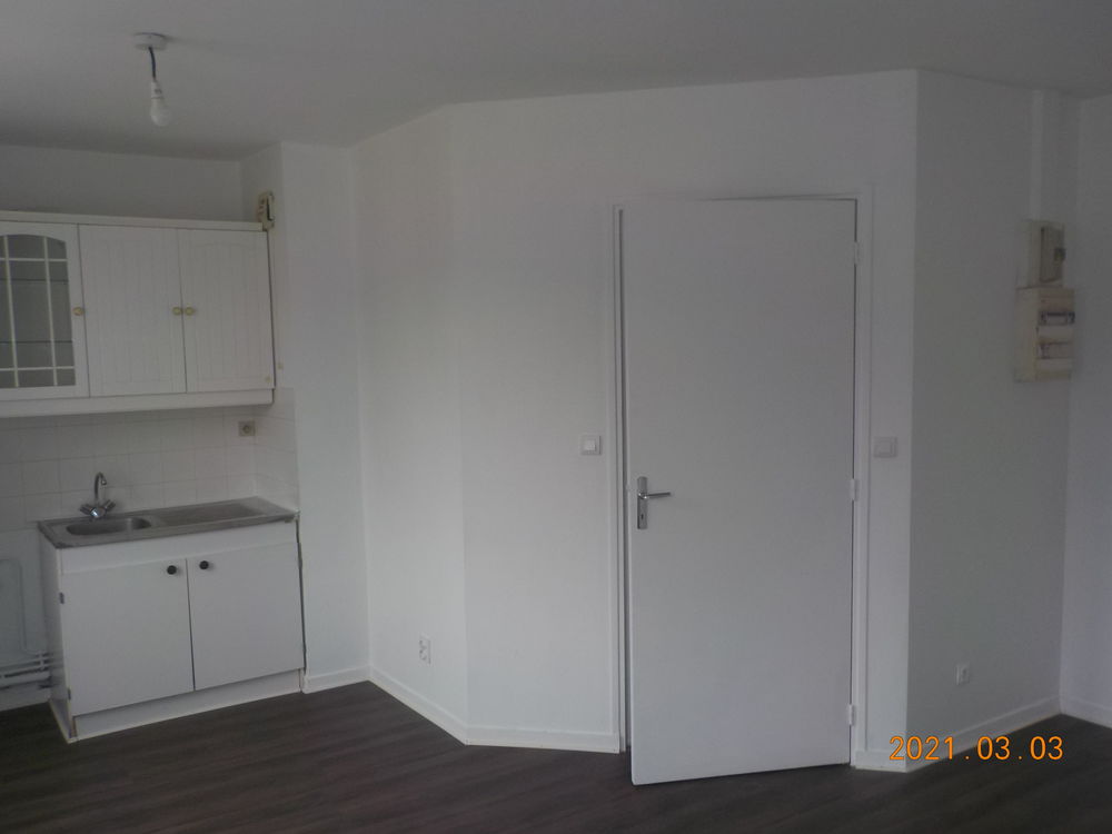 studio 23 m2 plein sud, calme et avec place de parking