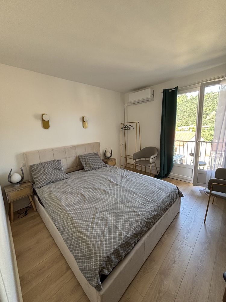 studio rénové et meublé à neuf avec balcon et parking