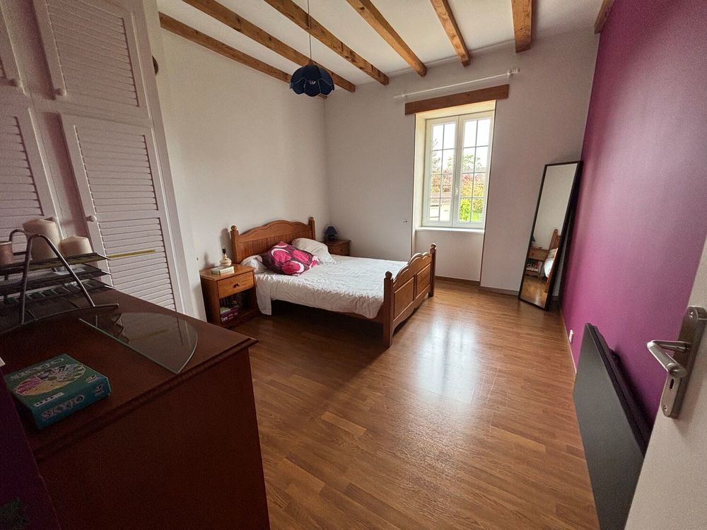 Maison en pierre, 8 pièces