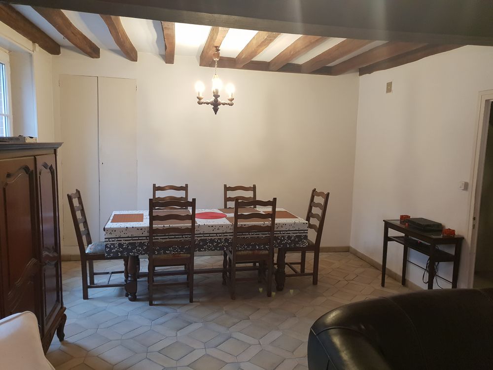 Maison de ville divisée en 2 apparts sur CHATILLON COLIGNY