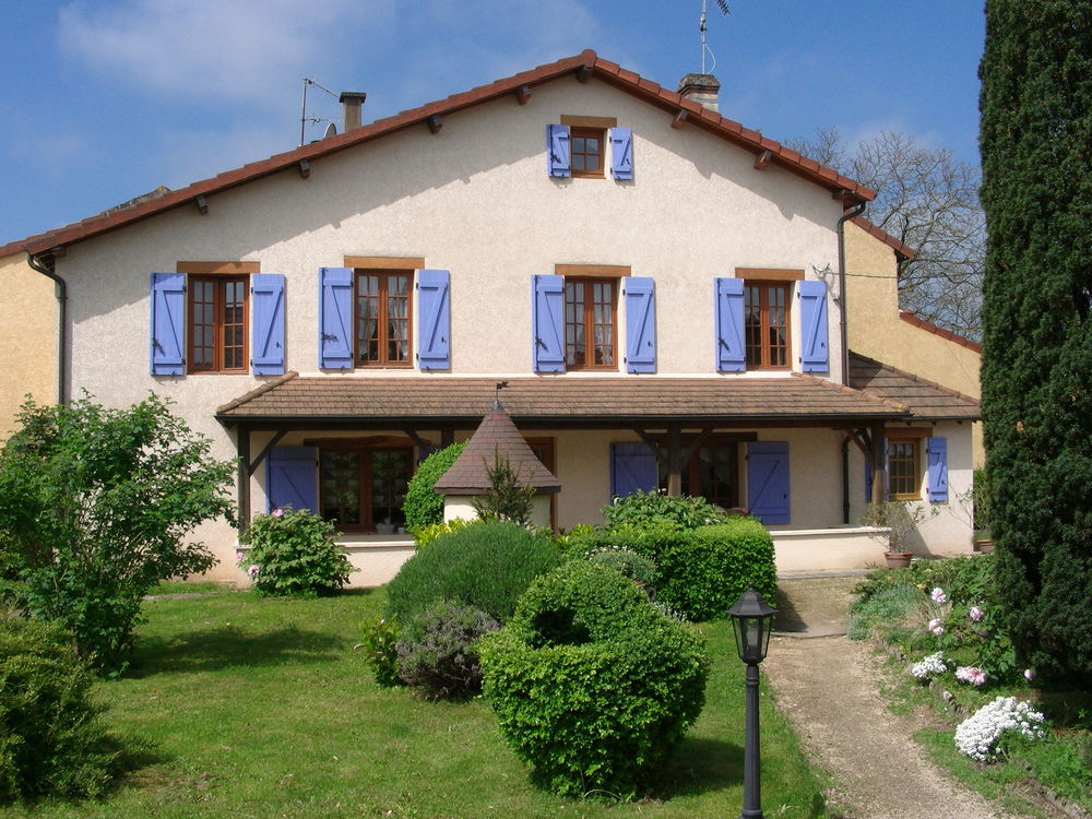 Maison avec 2 gîtes sur 2139 m² de terrain