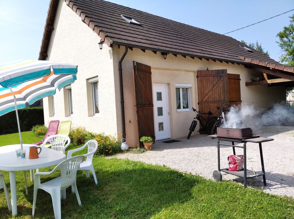 Maison avec 2 gîtes sur 2139 m² de terrain