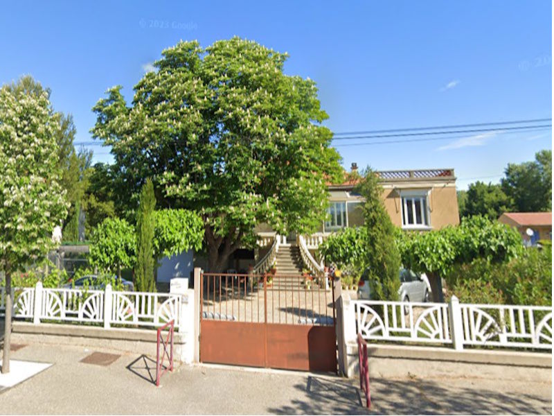 VILLA ANCIENNE A ECHANGER