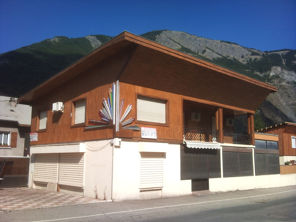 Appartement 132m2 avec terrasse clotuet 5 places de parking