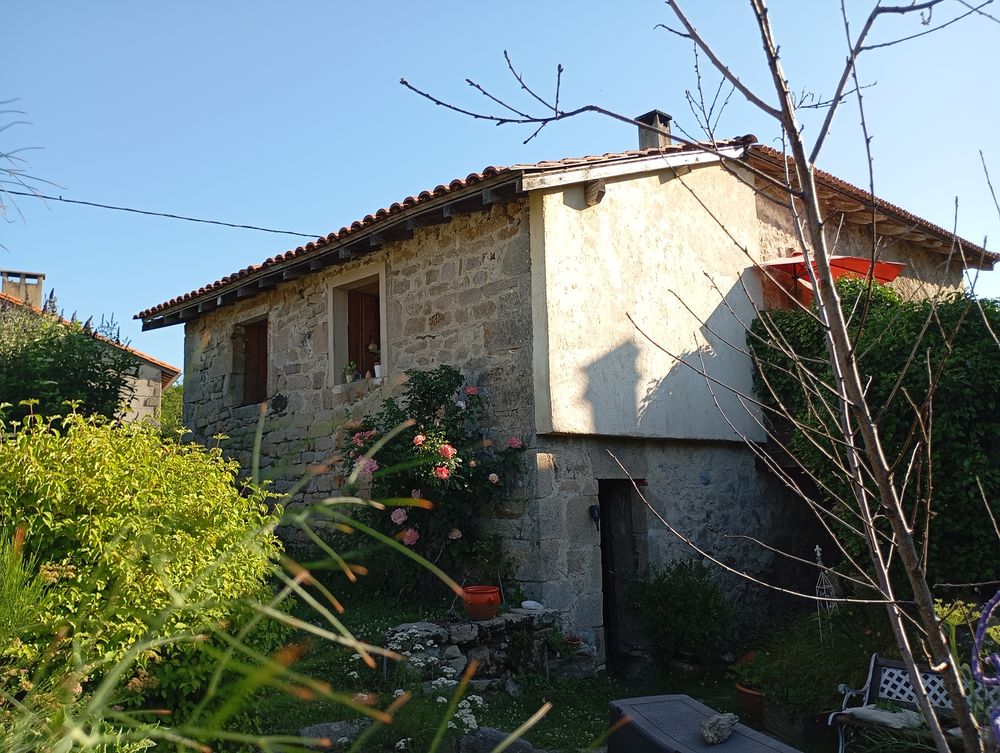 Charme typique et traditionnel, en pierres graniteschiste