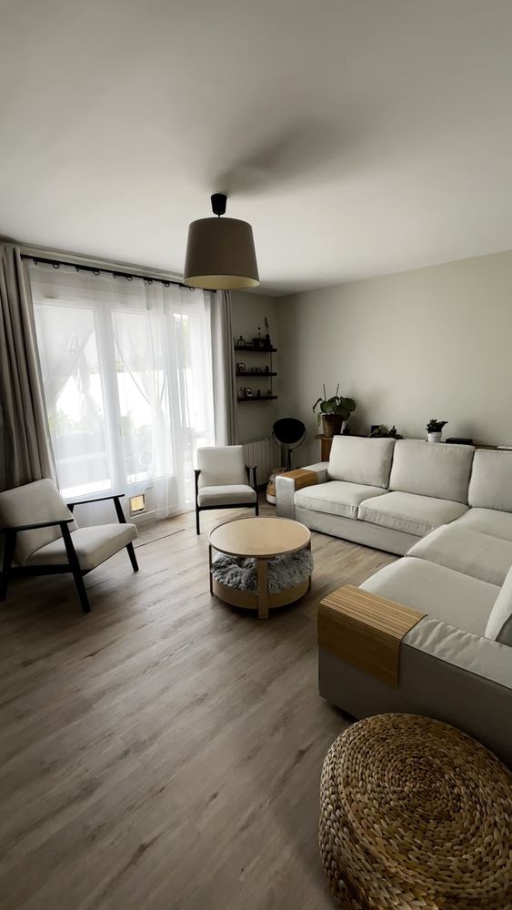 Maison mitoyenne familiale ou tout se fait à PIED