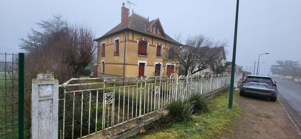 maison situe a CHATEAUMEILLANT