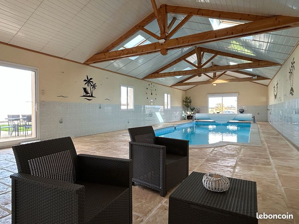 Maison / Villa 2008 de 240 m2 + Espace piscine intérieure