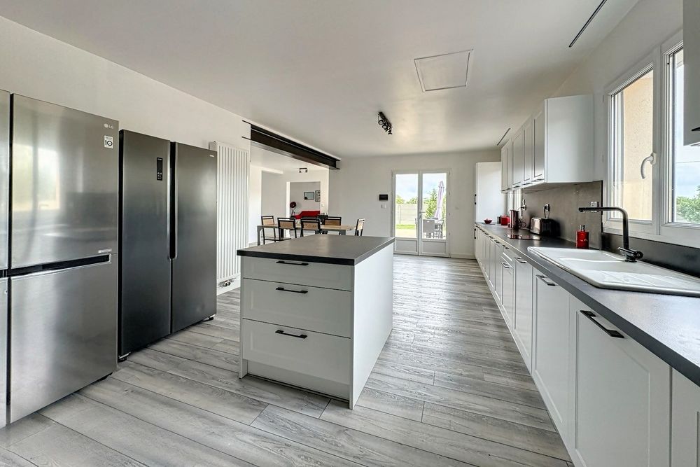 Maison / Villa 2008 de 240 m2 + Espace piscine intérieure