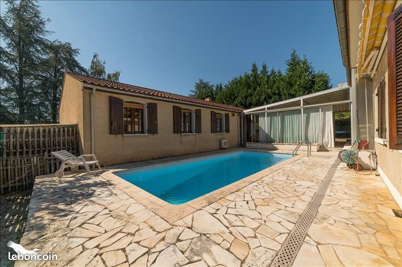 ensemble de 2 maisons