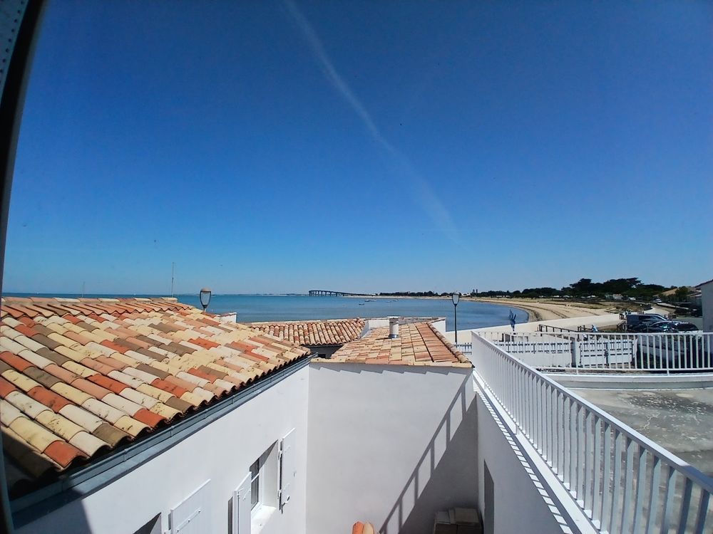 Ile de Ré, RARE, F4 vues/mer avec terrasse 48m2 .