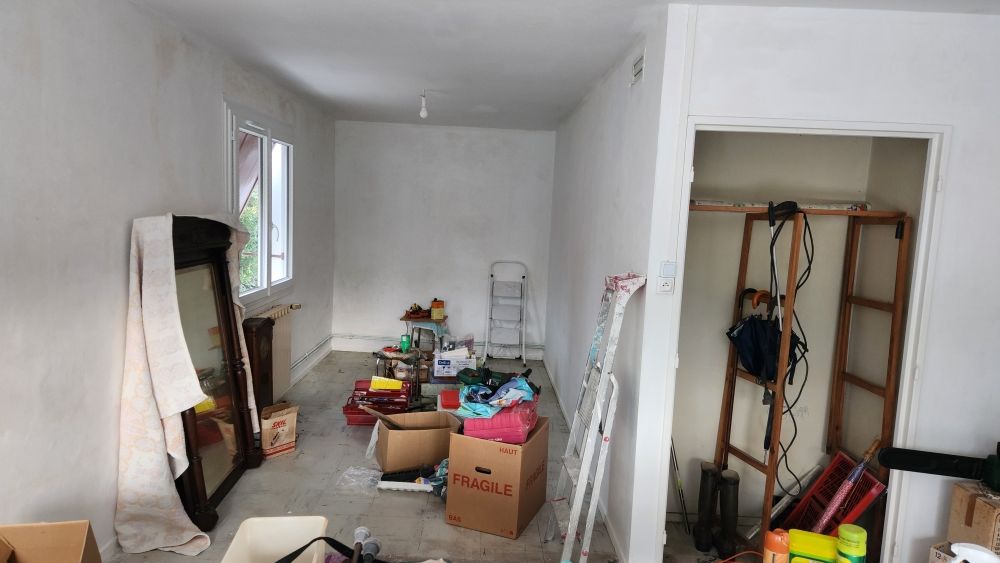 MAISON DE VILLE TRÈS BIEN SITUÉE, OCCASION A SAISIR !