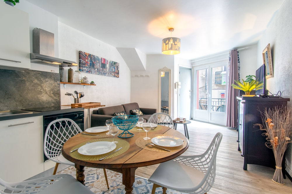Appartement type T2 traversant avec balcon-Coeur de ville