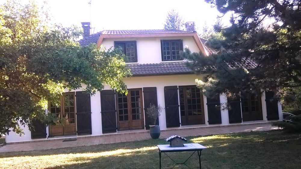 Maison de 170 m² sur terrain arboré de 3000 m²
