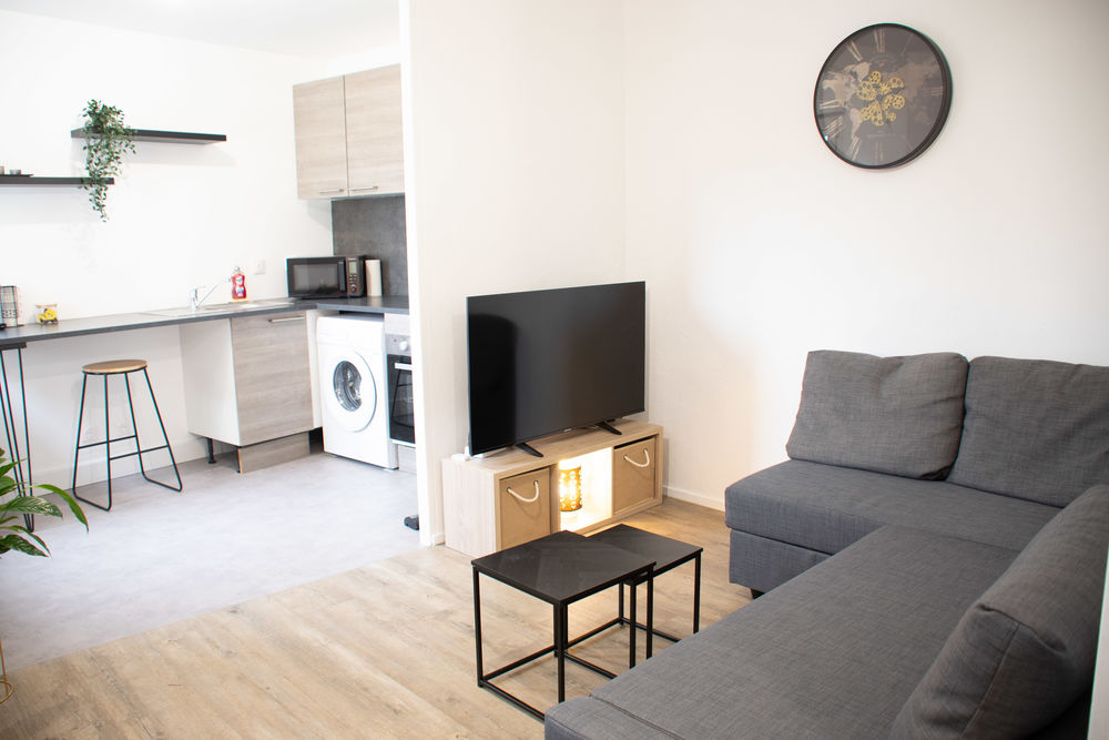 Studio meublé 30 m² avec verrière ? Clinique Les Fontaines ?
