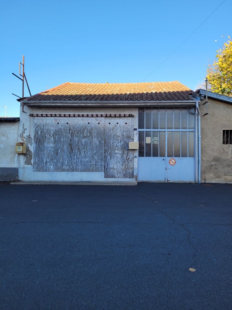 Maison et ancien commerce