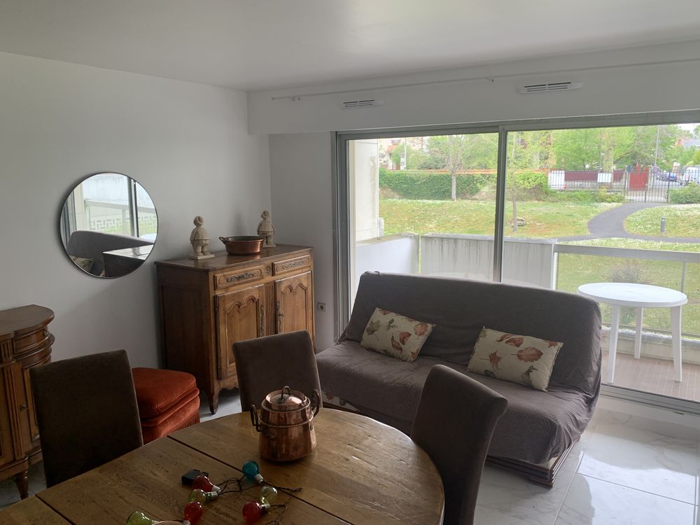 Au pied de la gare grand appartement meublé 75m2 3 pièces