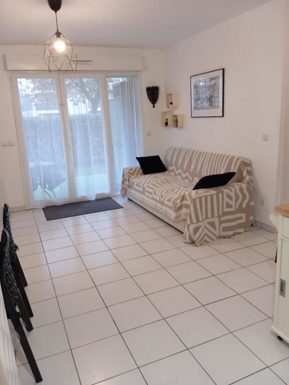 APPARTEMENT T2 RESIDENCE AVEC PISCINE