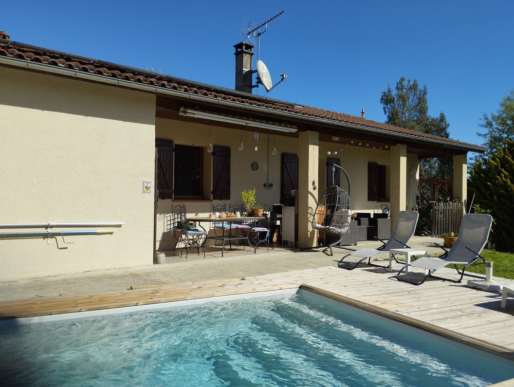 MAISON T4 PLAIN PIED AVEC PISCINE ET GRAND JARDIN