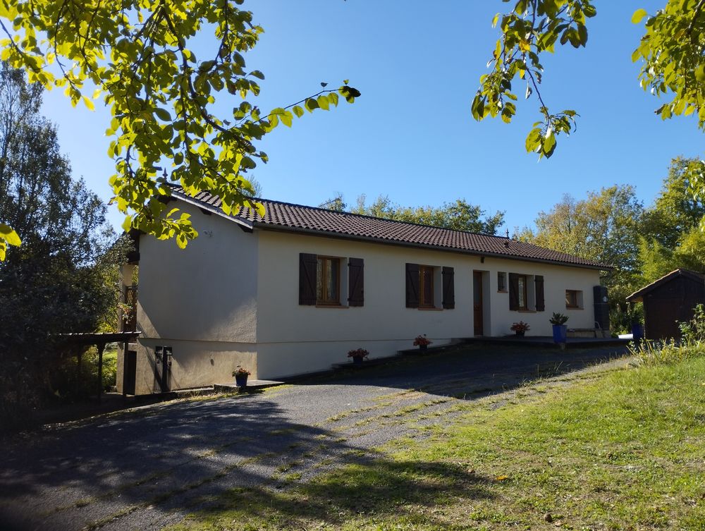 MAISON T4 PLAIN PIED AVEC PISCINE ET GRAND JARDIN