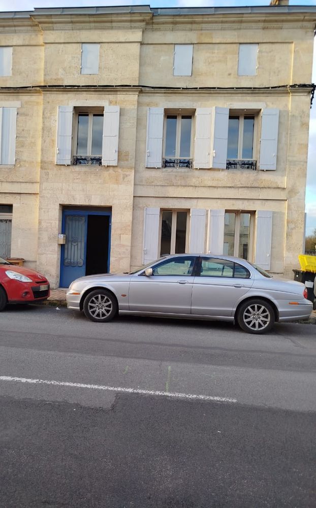 33870 Vayres - Maison de ville. 167500 k€