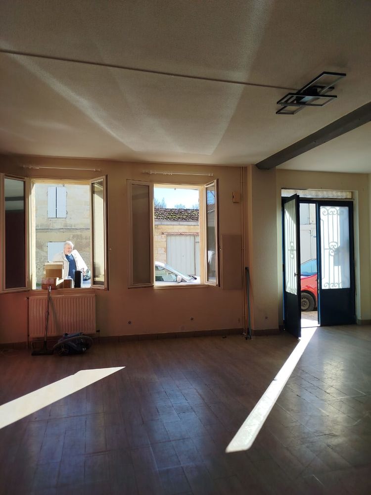 33870 Vayres - Maison de ville. 167500 k€