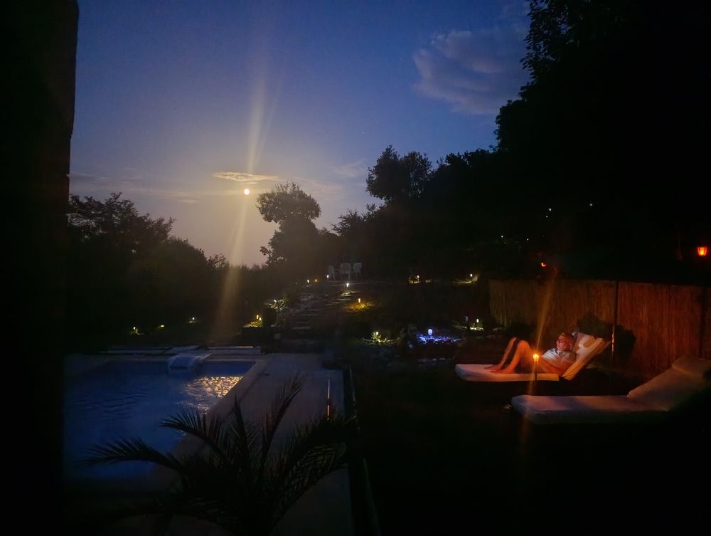 Villa T5 . La libellule piscine terrain de bien être gîte