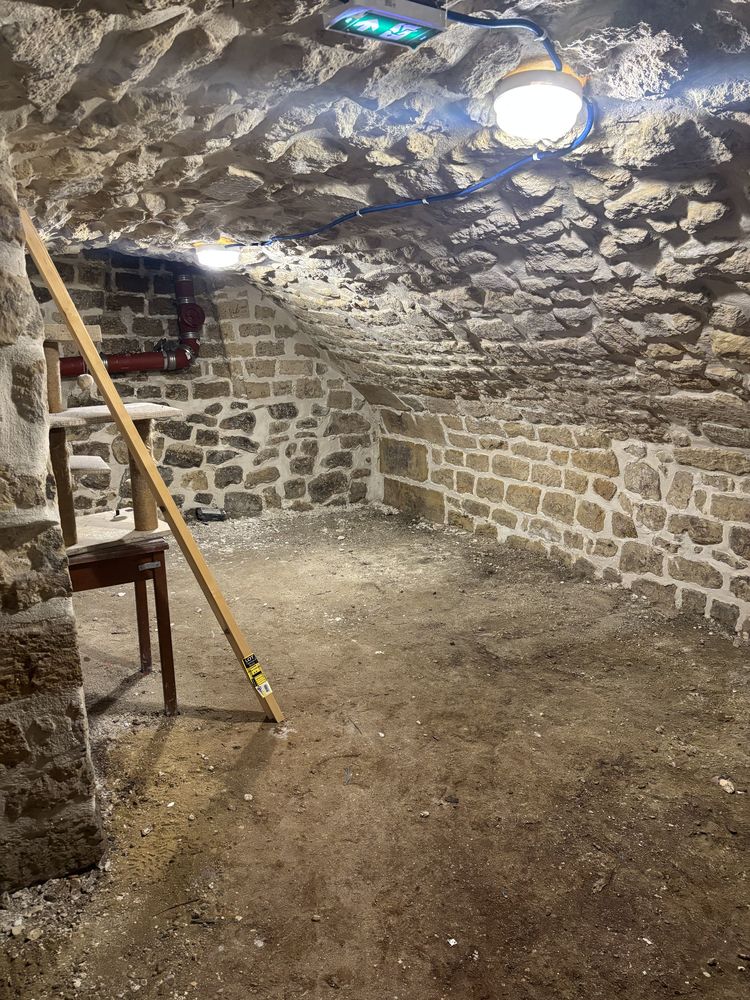 Cave ? 40m2 - 470€/mois - Paris 2ème ? Réaumur-Sebastopol et