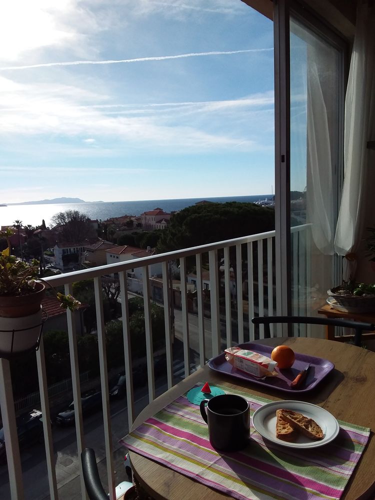 Appartement spacieux, très bien situé, vue mer