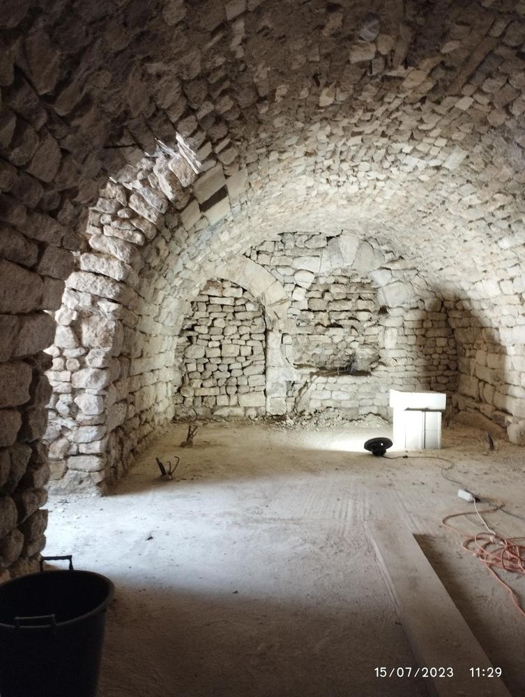 Maison Seigneuriale centre de VENASQUE 450 M2 ENVIRON