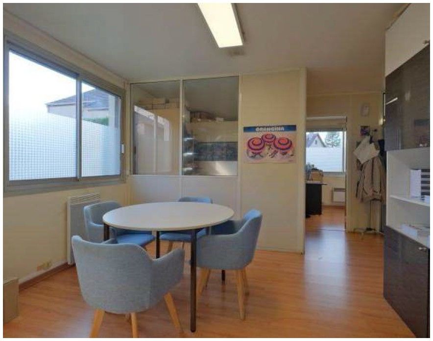 Bureaux / locaux pro. (92 m²) + box double optionnel