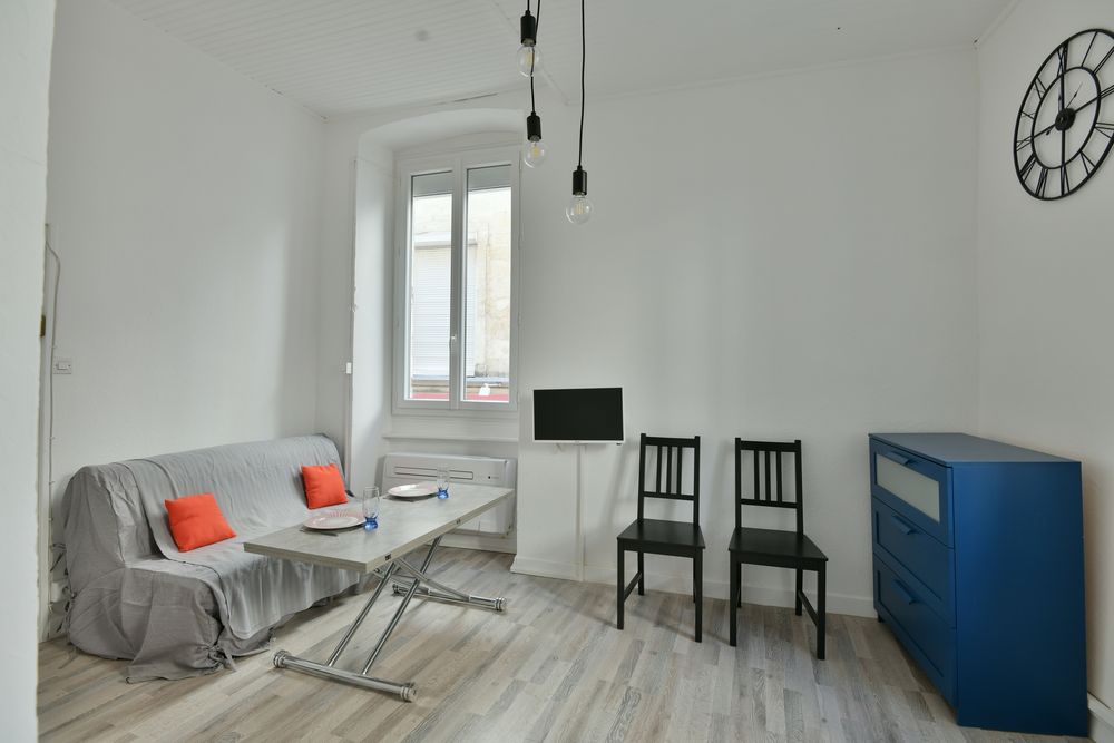 Studio meublé avec clim - Ctre Bagnols/Cèze proche Marcoule