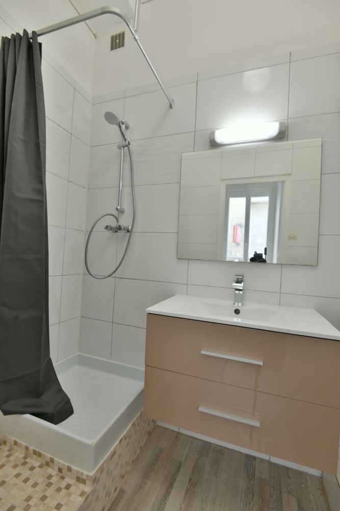 Studio meublé avec clim - Ctre Bagnols/Cèze proche Marcoule