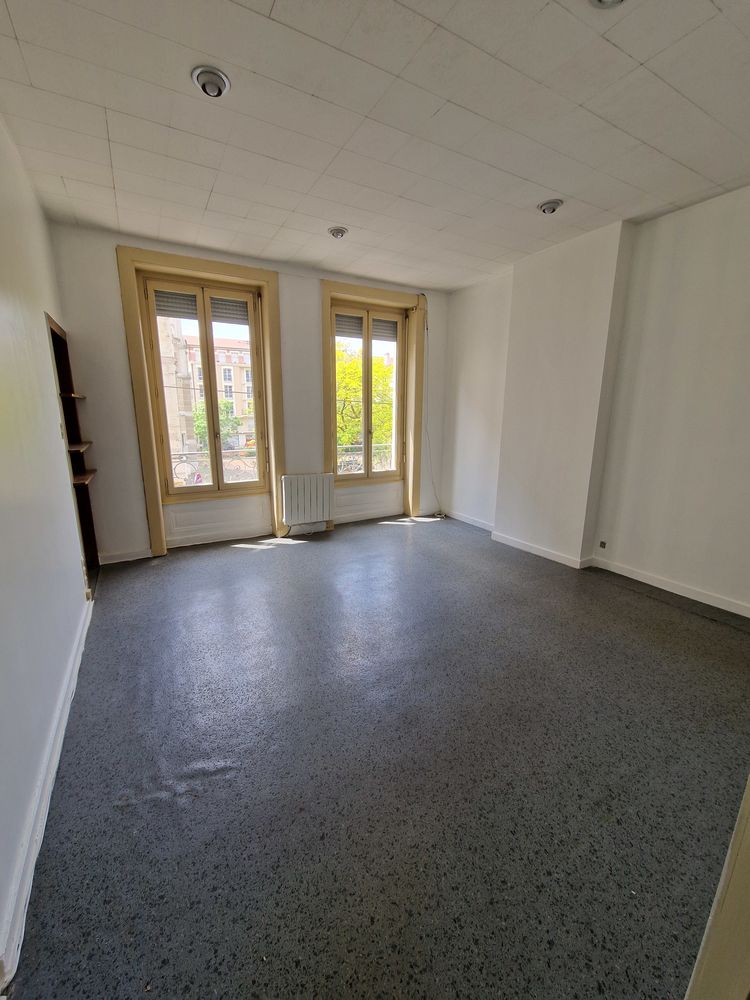 appartement 3 pièces+cuisine+hall ,75m2 ,cave+grenier 16m2
