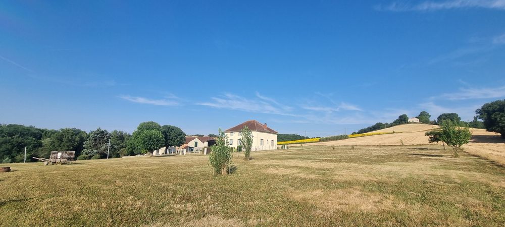 Ancien corps de ferme, isolé sur 19374 m2 de terrain