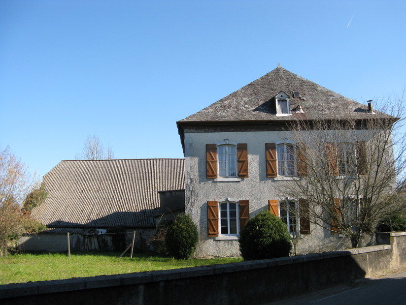 Maison de maitre, 9 pièces, 6300m2 de terrain et grange