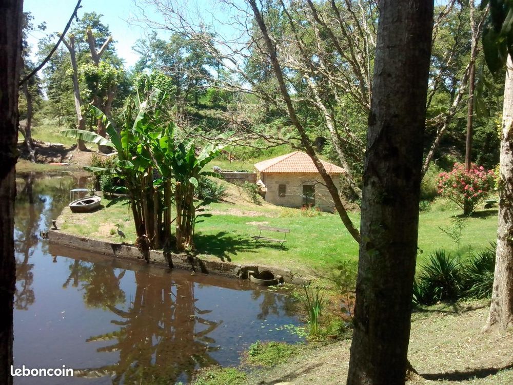 Propriété avec plan d'eau et ancien moulin