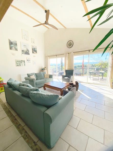 villa rénovée avec goût dans environnement calme