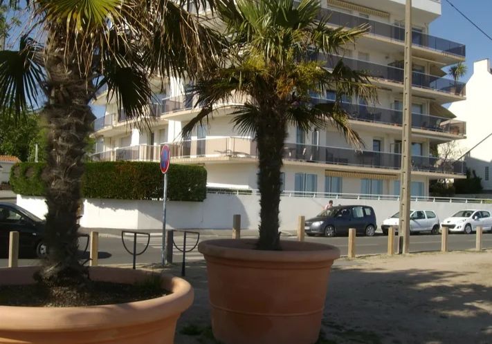 Studio a deux pas de la plage de Villes-Martin