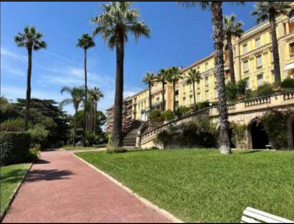 Cannes 2 pièces avec vue panoramique mer