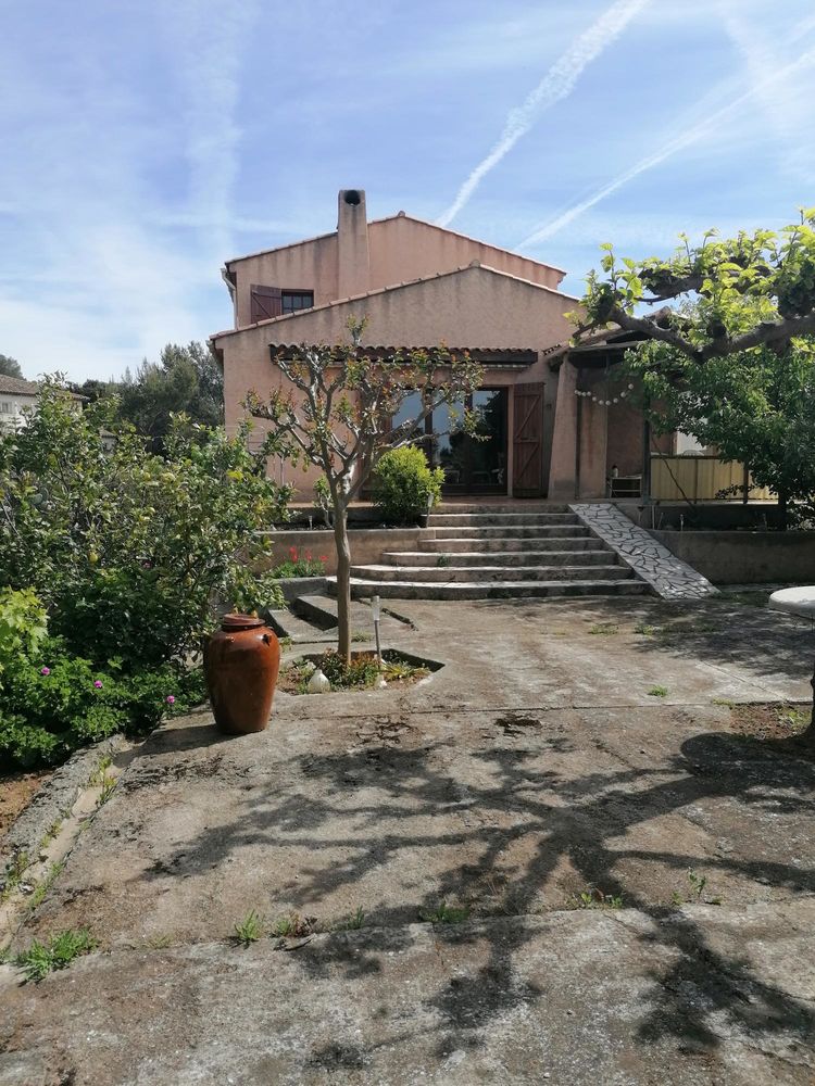 Grande villa à SAINT RAPHAEL (83700)