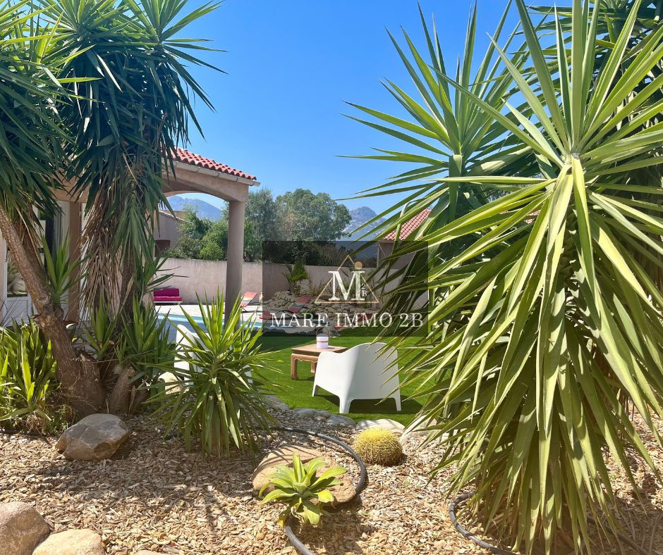 Villa de 132m² calme avec piscine